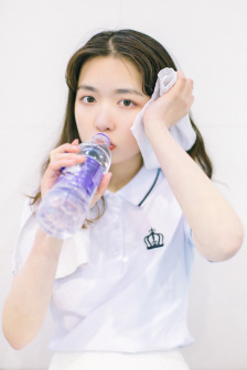 阳光中的裸女